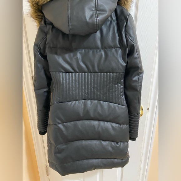 Revamped leather parka - Picture 5 of 7